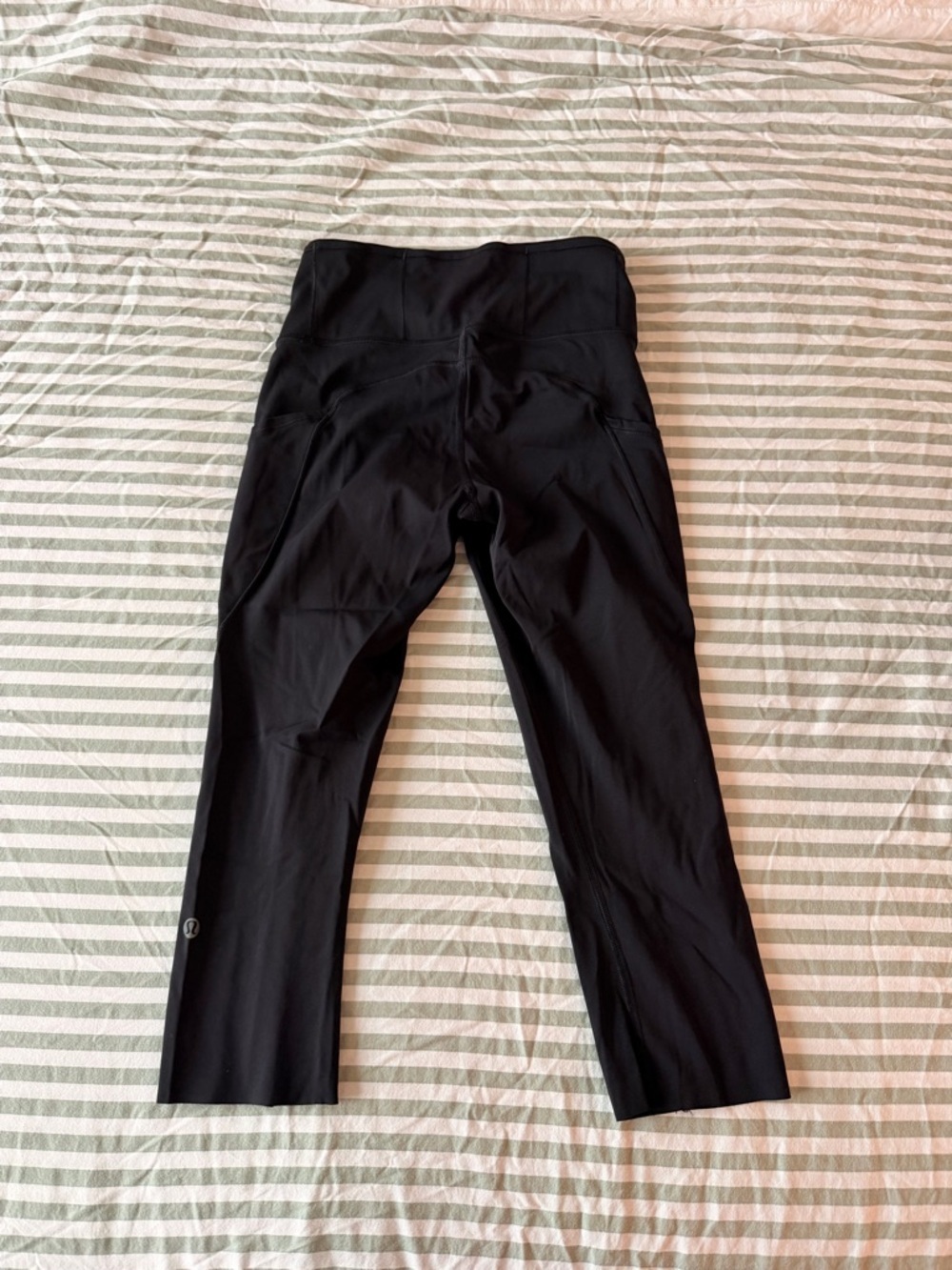 lululemon athletica Black Cropped High-Waist Leggings with Side Panels - Picture 3 of 6